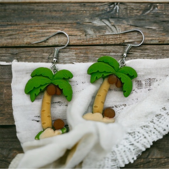 Palm Tree Dangle Earrings - Your Ticket to Tropical Bliss! 🌴 Summertime Fun! - Picture 2 of 5